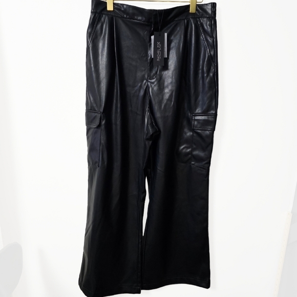 NWT ♥︎ RACHEL ZOE ♥︎ The PERFECT Wide Leg Black Faux Leather Cargo Pants - Picture 2 of 8